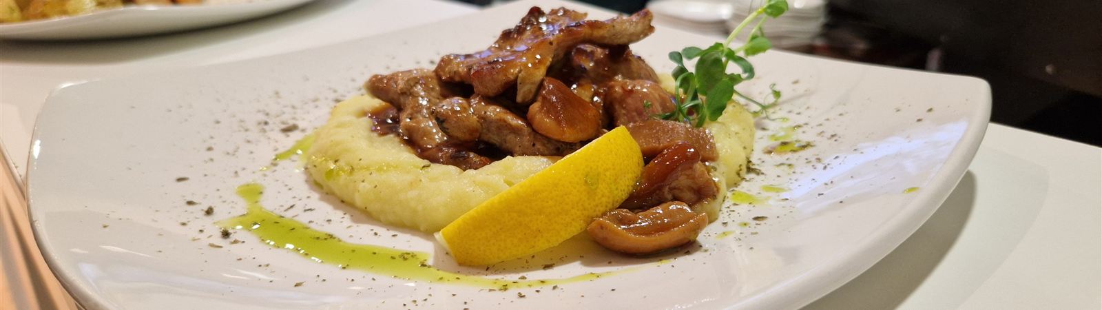 Свински карета с манатарки